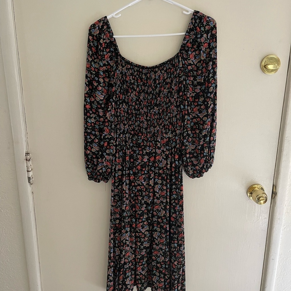 Gorgeous floaty floral dress!
